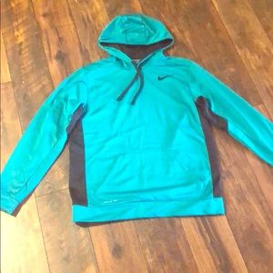 Men’s therma-fit Nike pullover